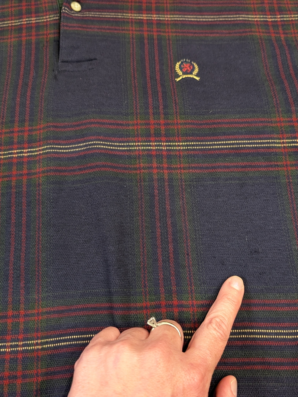 Vintage 90's Tommy Hilfiger Men's Navy Plaid Polo Shirt Size M - Picture 4 of 13